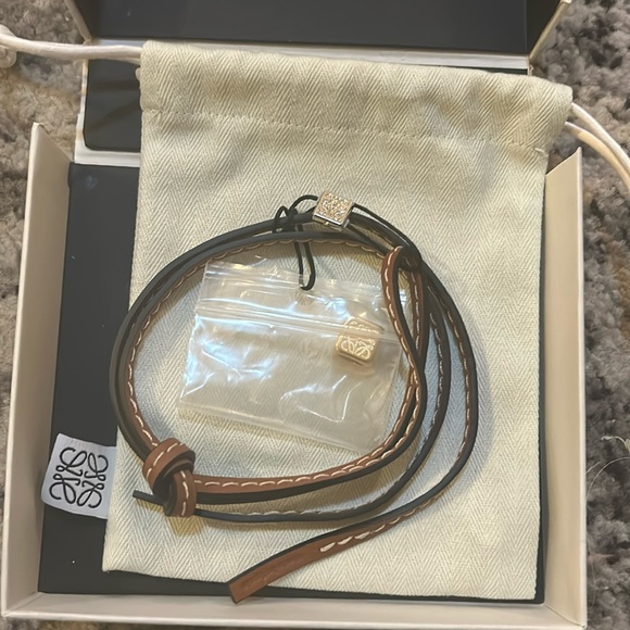 Loewe Small Anagram strap in Calfskin and Brass - Picture 3 of 7